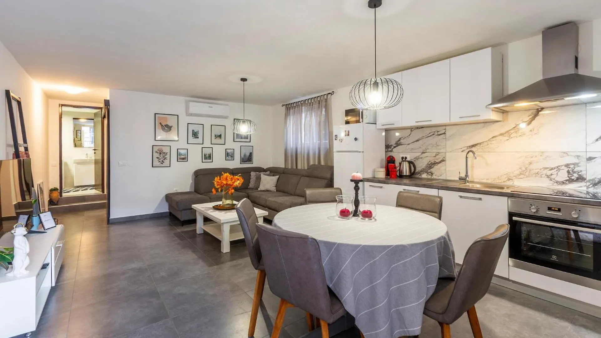 Awesome Apartment In Novigrad With Wifi Karpinjan